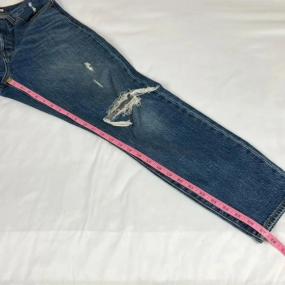 Levi’s Women’s 28 Wedgie Distressed Button Fly Jean - Picture 15 of 16